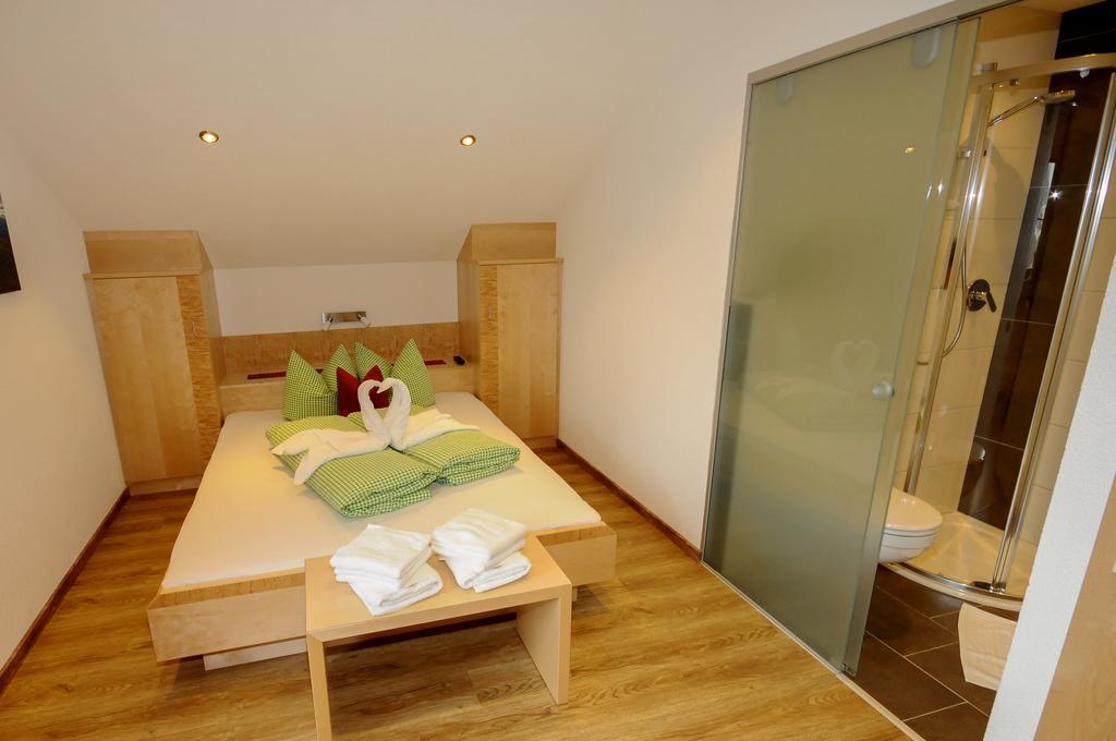 Ferienwohnung Gundolf Christine Arzl im Pitztal Habitación foto