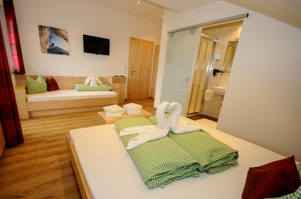 Ferienwohnung Gundolf Christine Arzl im Pitztal Habitación foto