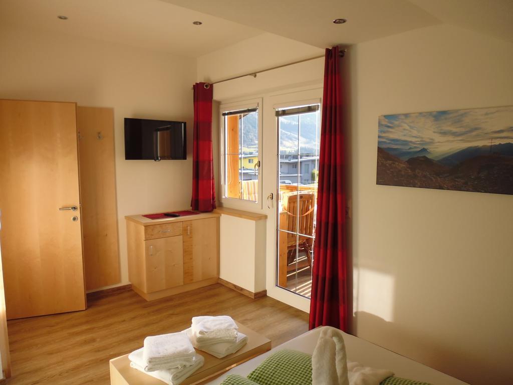 Ferienwohnung Gundolf Christine Arzl im Pitztal Habitación foto
