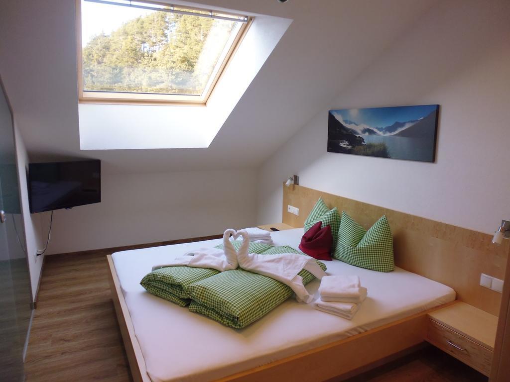 Ferienwohnung Gundolf Christine Arzl im Pitztal Habitación foto